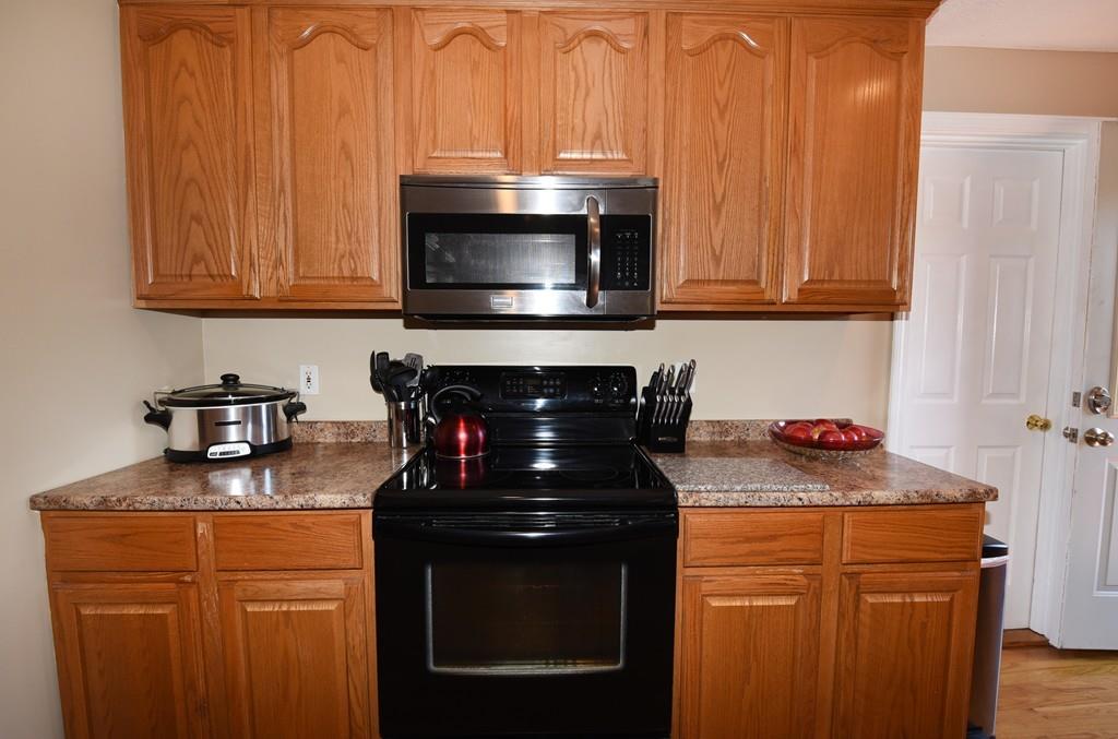 30 Manatee Road Weymouth, MA 02189 - Photo 5 of 31