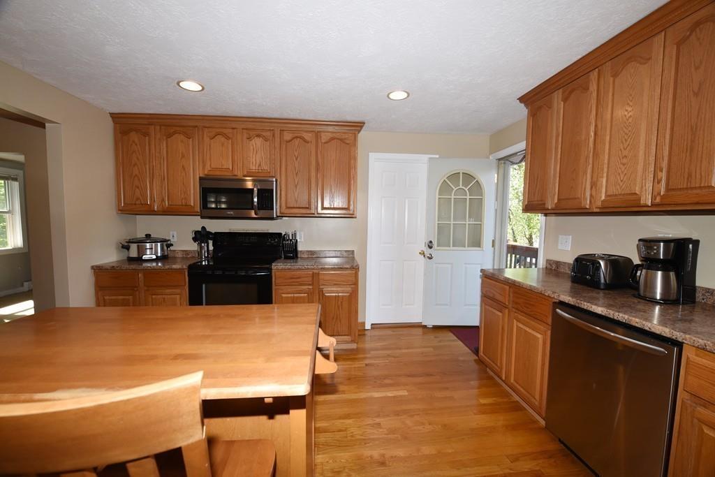 30 Manatee Road Weymouth, MA 02189 - Photo 6 of 31