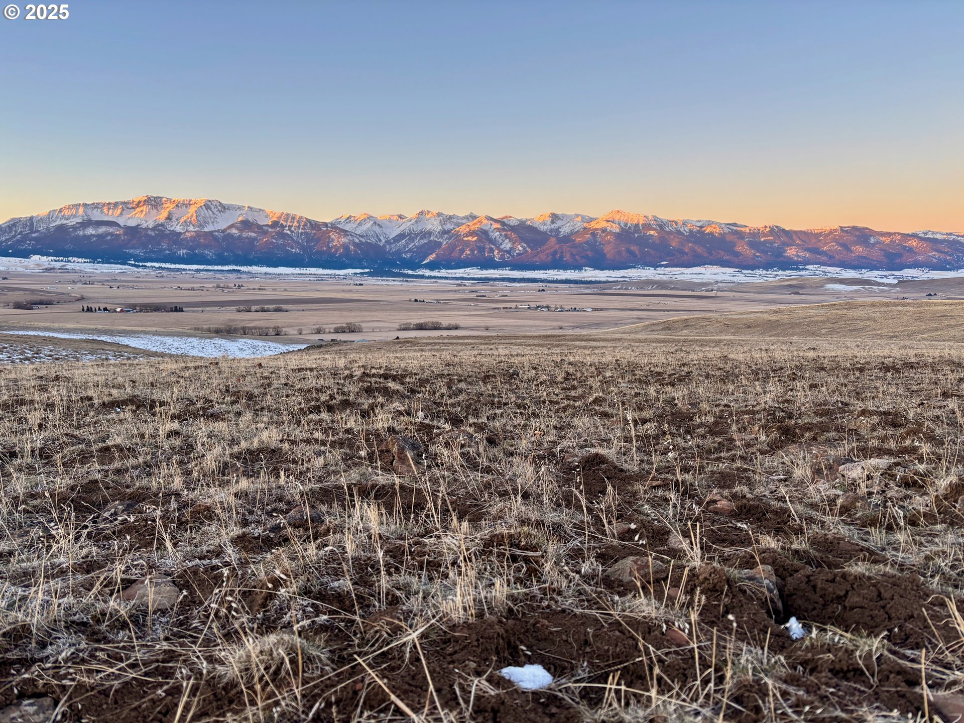 0 Eagle View Lane Enterprise, OR 97828 - Photo 5 of 12 a view of an ocean and a mountain