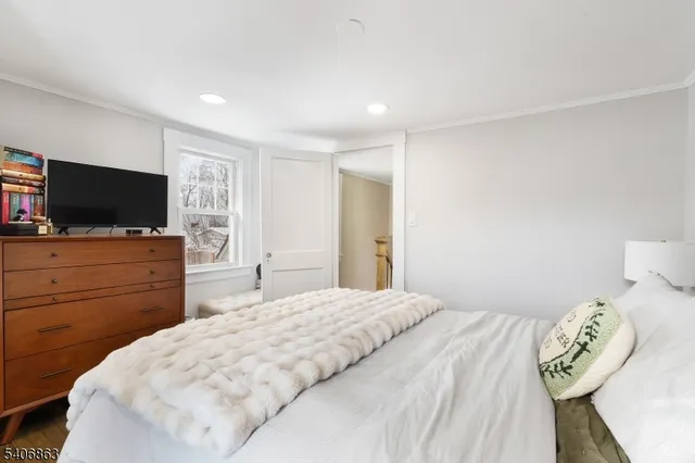 $3,800 | 11 Longview Trail East, Denville, NJ 07834