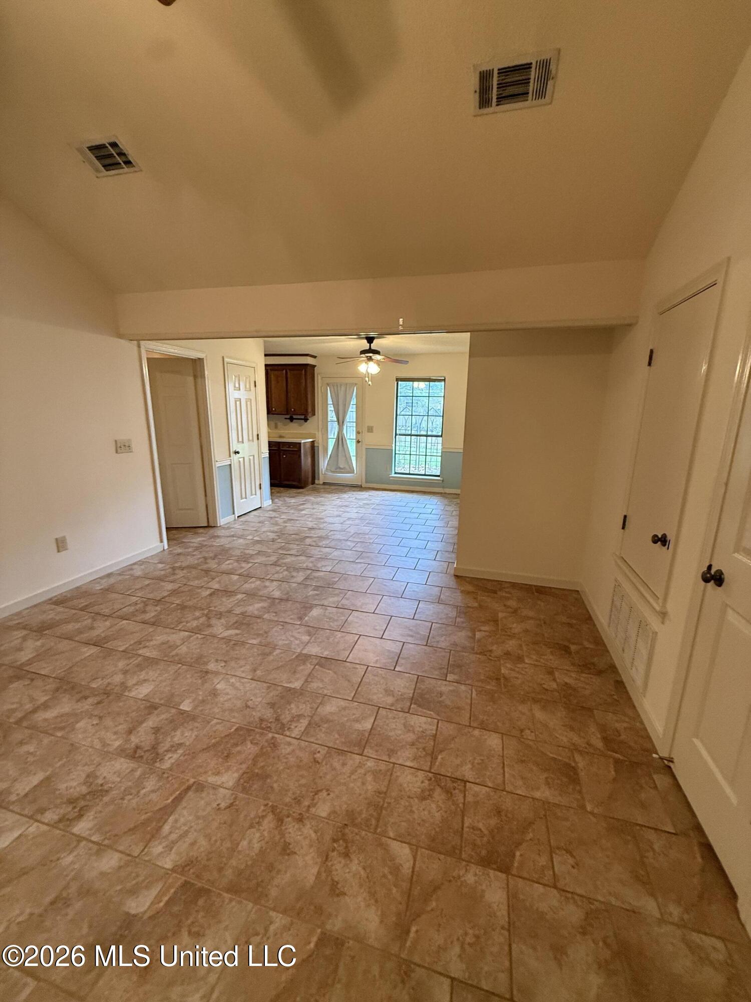 288 Stonebridge Court Ridgeland, MS 39157 - Photo 8 of 8 StoneBridge Liv_Din