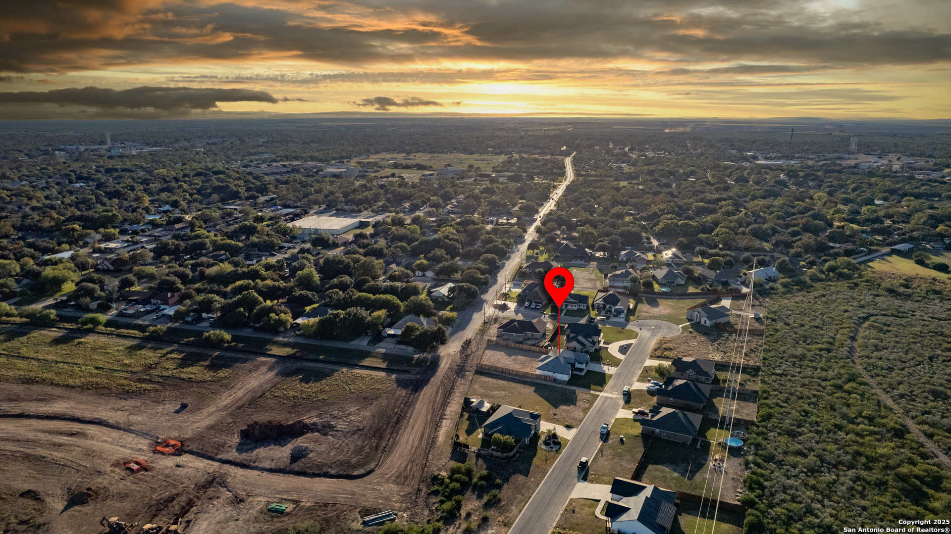 14 Hope Place Uvalde, TX 78801 - Photo 37 of 38 a view of city and mountain