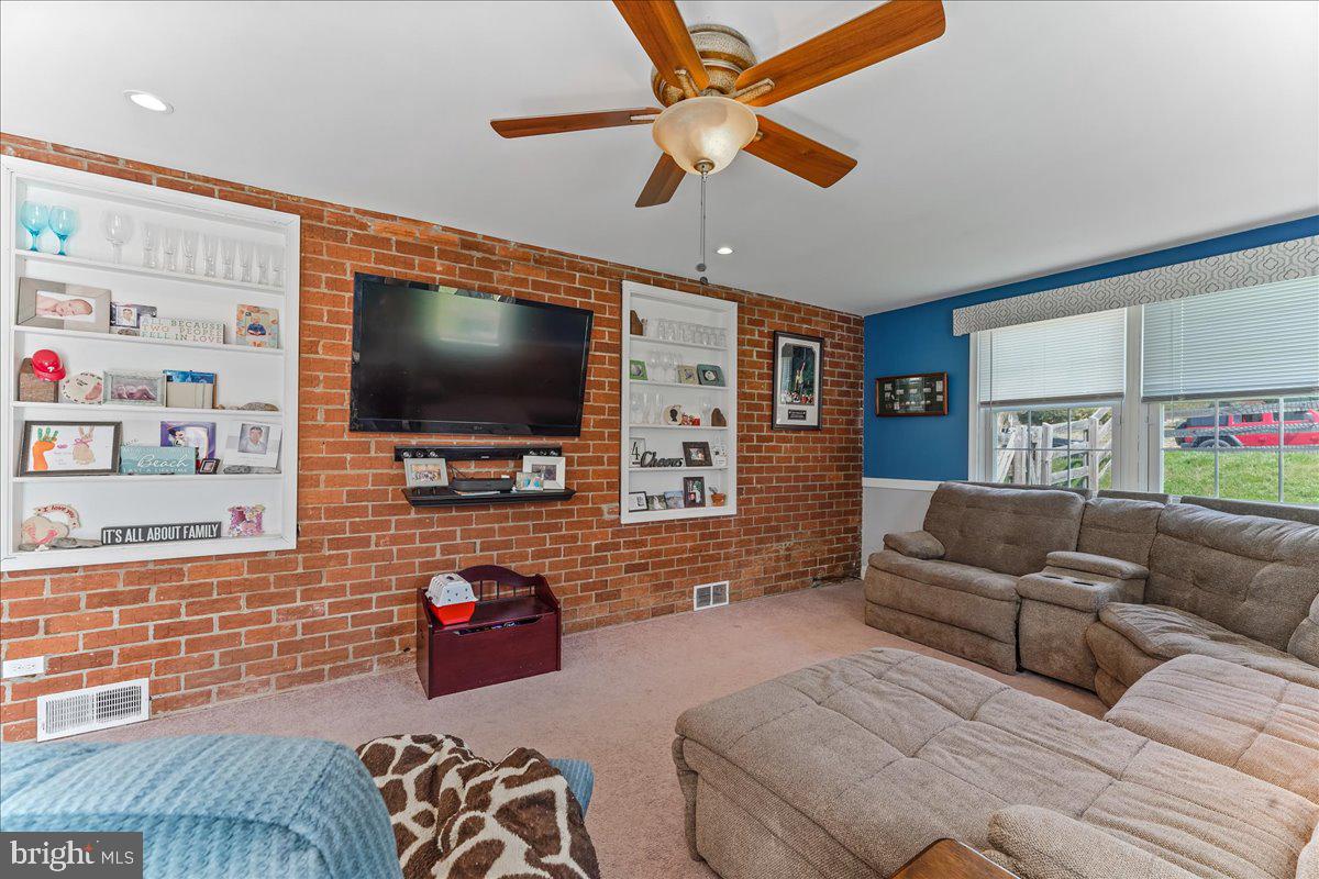 401 Paddock Road Havertown, PA 19083 - Photo 14 of 38 Family Room