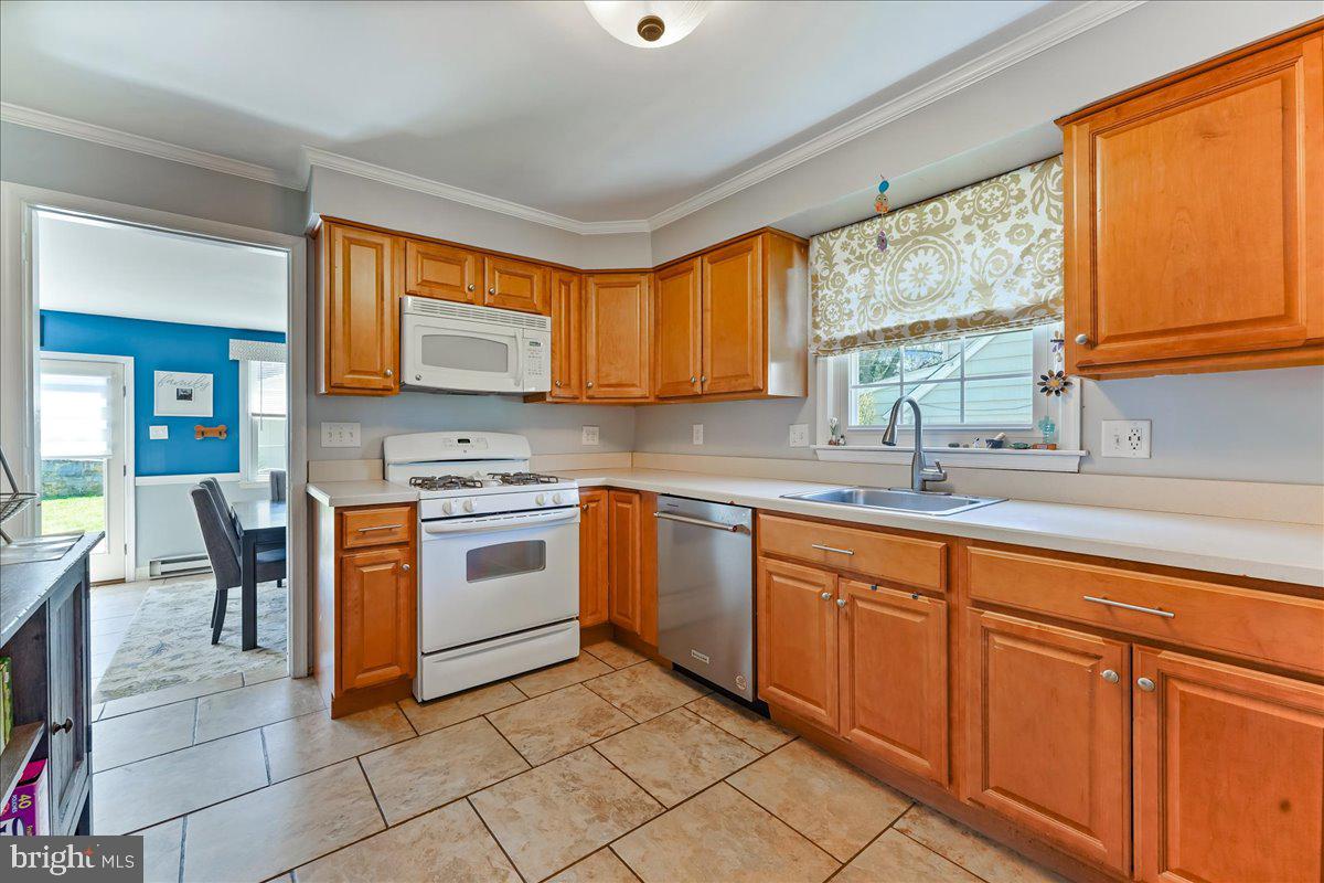 401 Paddock Road Havertown, PA 19083 - Photo 10 of 38 Kitchen