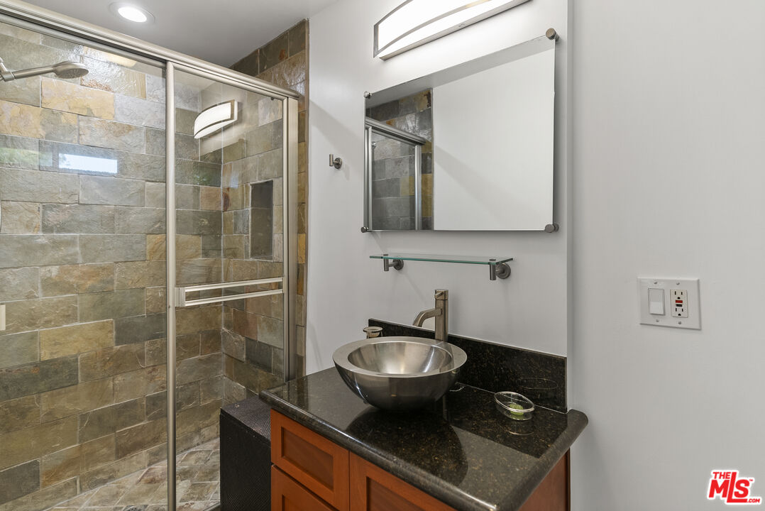 8234 Rees Street Playa del Rey, CA 90293 - Photo 17 of 52 Gallery Image 17