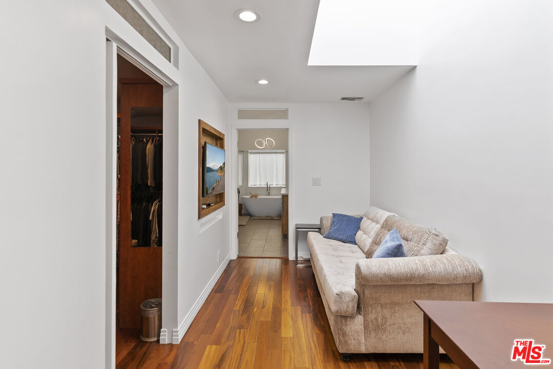 8234 Rees Street Playa del Rey, CA 90293 - Photo 23 of 52 Gallery Image 23