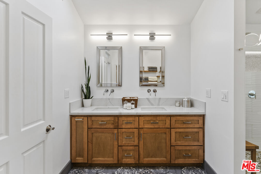 8234 Rees Street Playa del Rey, CA 90293 - Photo 25 of 52 Gallery Image 25