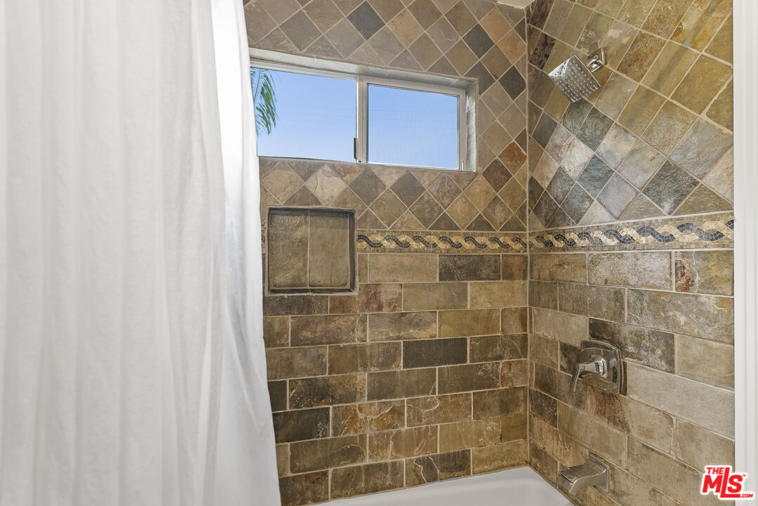 8234 Rees Street Playa del Rey, CA 90293 - Photo 35 of 52 Gallery Image 35