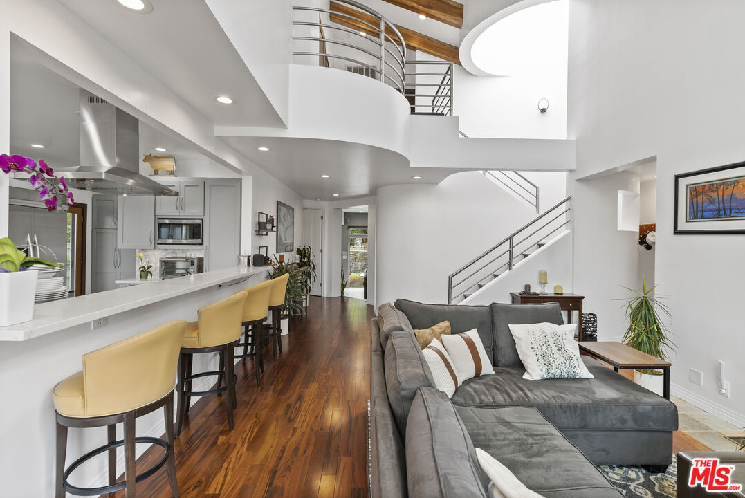 8234 Rees Street Playa del Rey, CA 90293 - Photo 5 of 52 Gallery Image 5