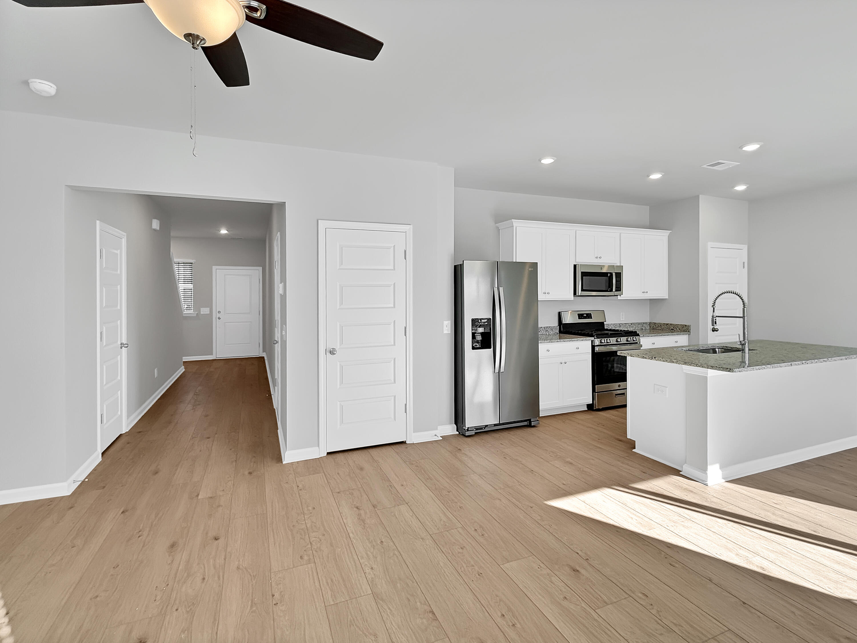 639 Culpepper Street Summerville, SC 29486 - Photo 3 of 28 f6d1687bdef931b21a445c5dc866ecd170746c20