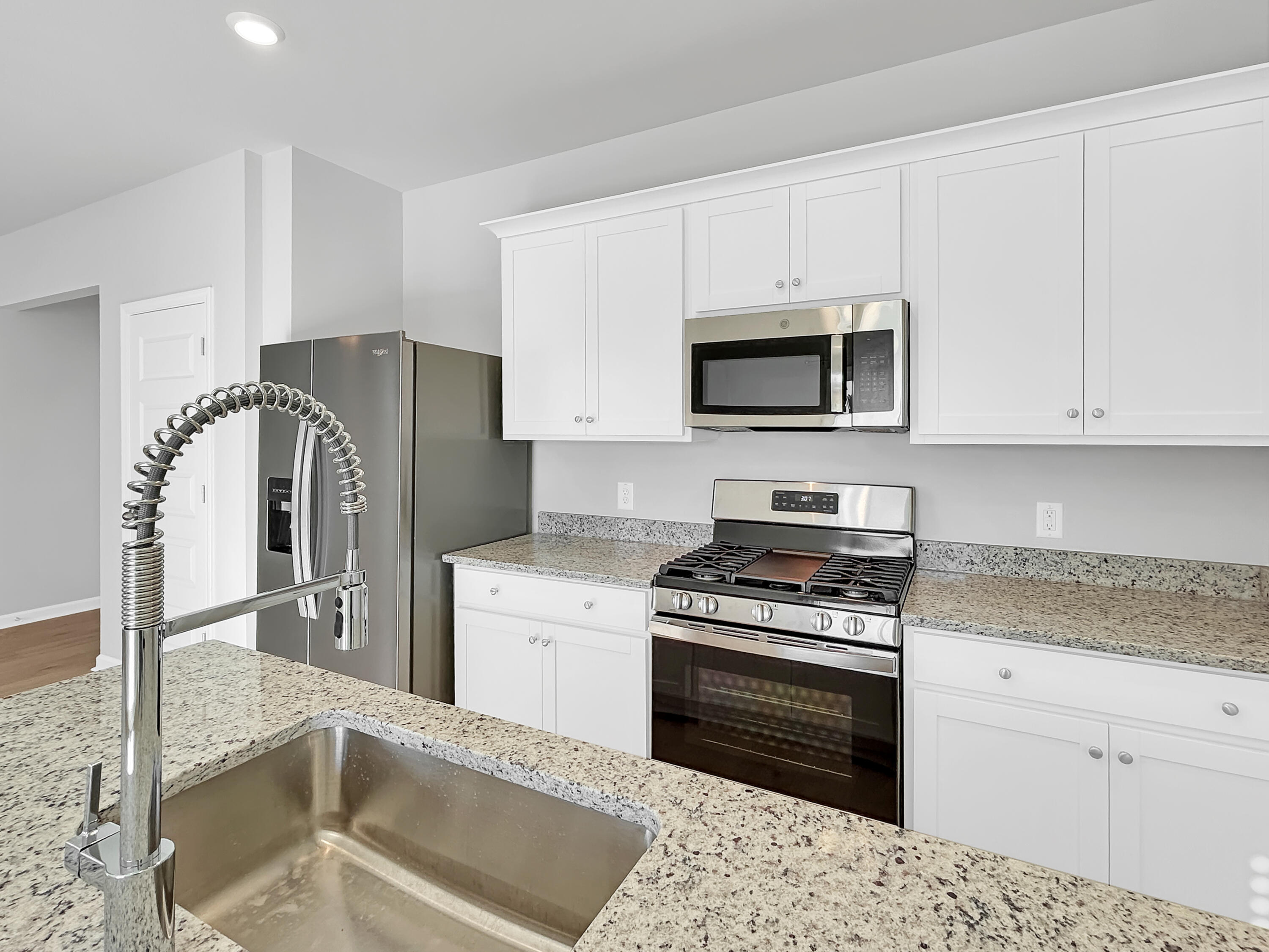 639 Culpepper Street Summerville, SC 29486 - Photo 4 of 28 9352c2f4733434a25671558d1f12c0e86080218a