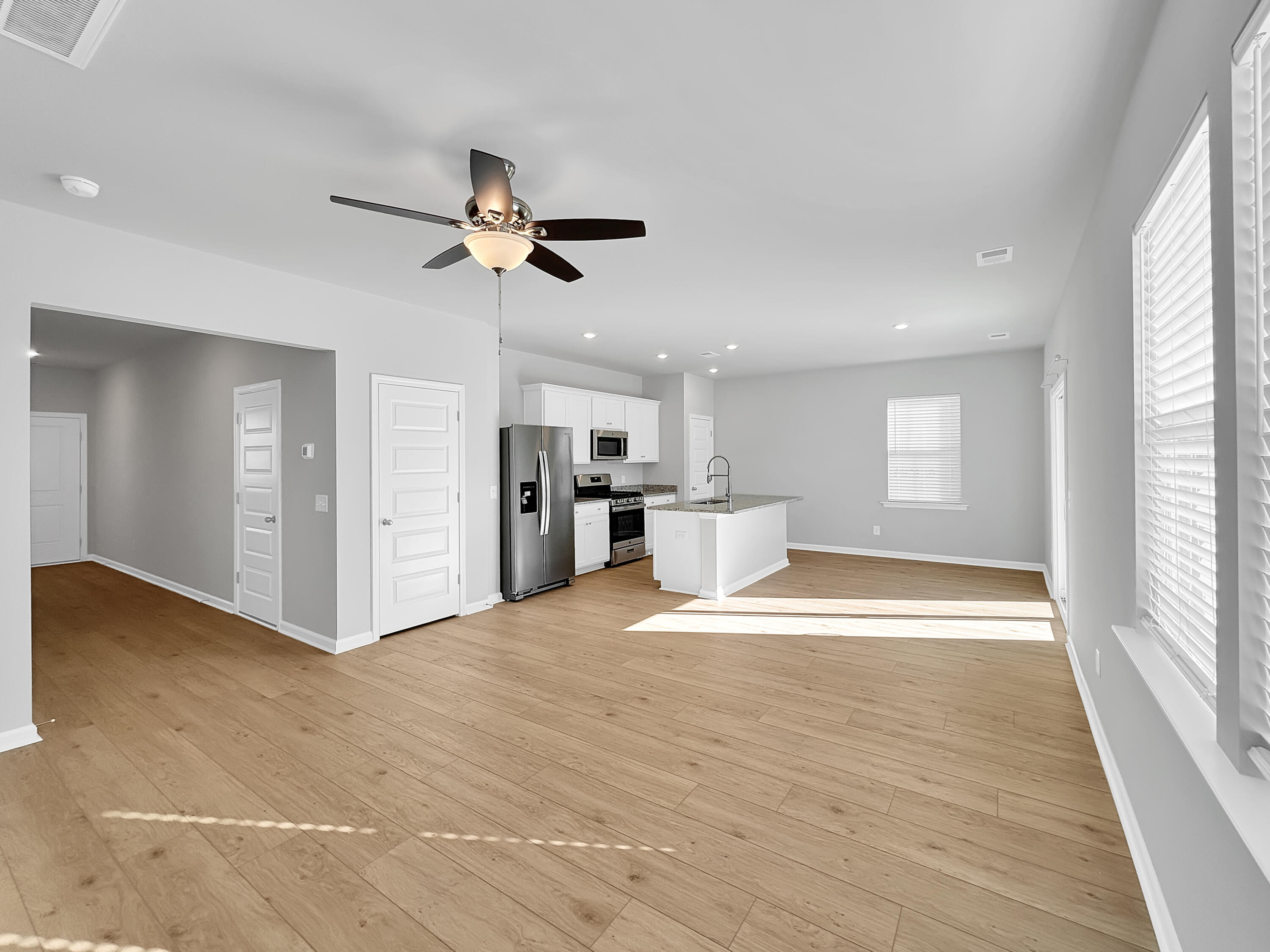 639 Culpepper Street Summerville, SC 29486 - Photo 5 of 28 96e714a287752d7d2999abd1eccc2b71c744c078