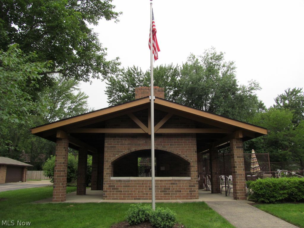 22962 Maple Ridge Road, Unit 102 North Olmsted, OH 44070 - Photo 14 of 16 Gallery Image 14