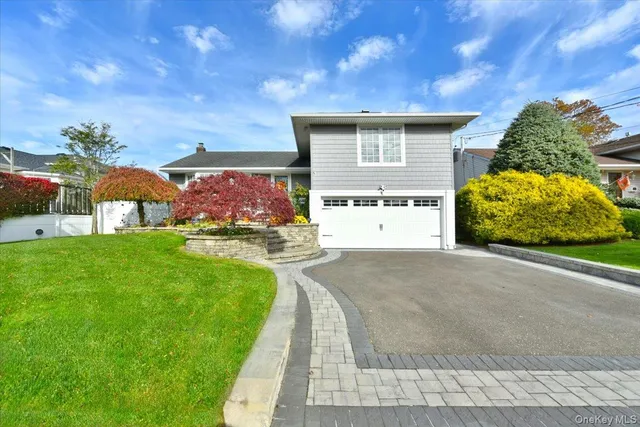$899,999 | 72 Narwood Road, Massapequa, NY 11758