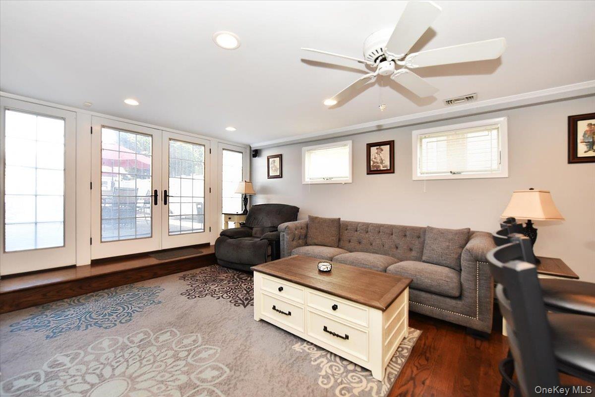 72 Narwood Road Massapequa, NY 11758 - Photo 17 of 43