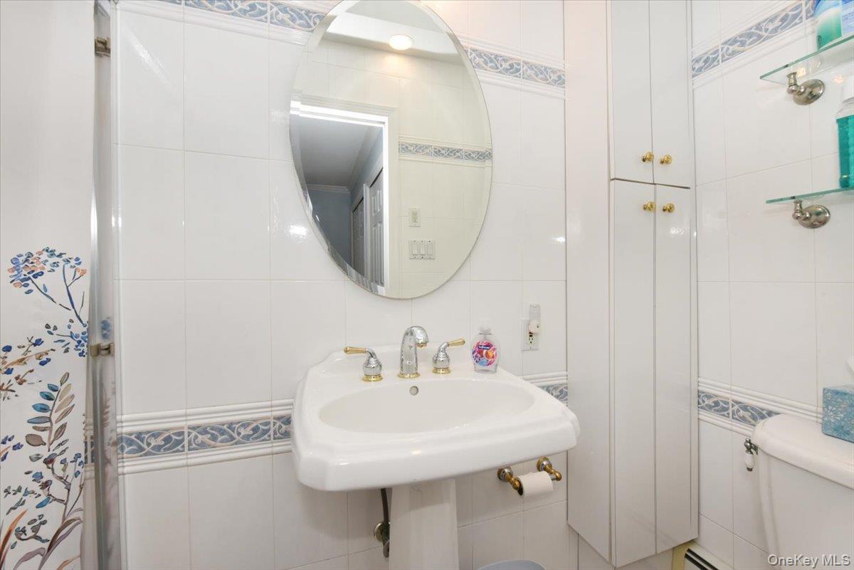 72 Narwood Road Massapequa, NY 11758 - Photo 22 of 43