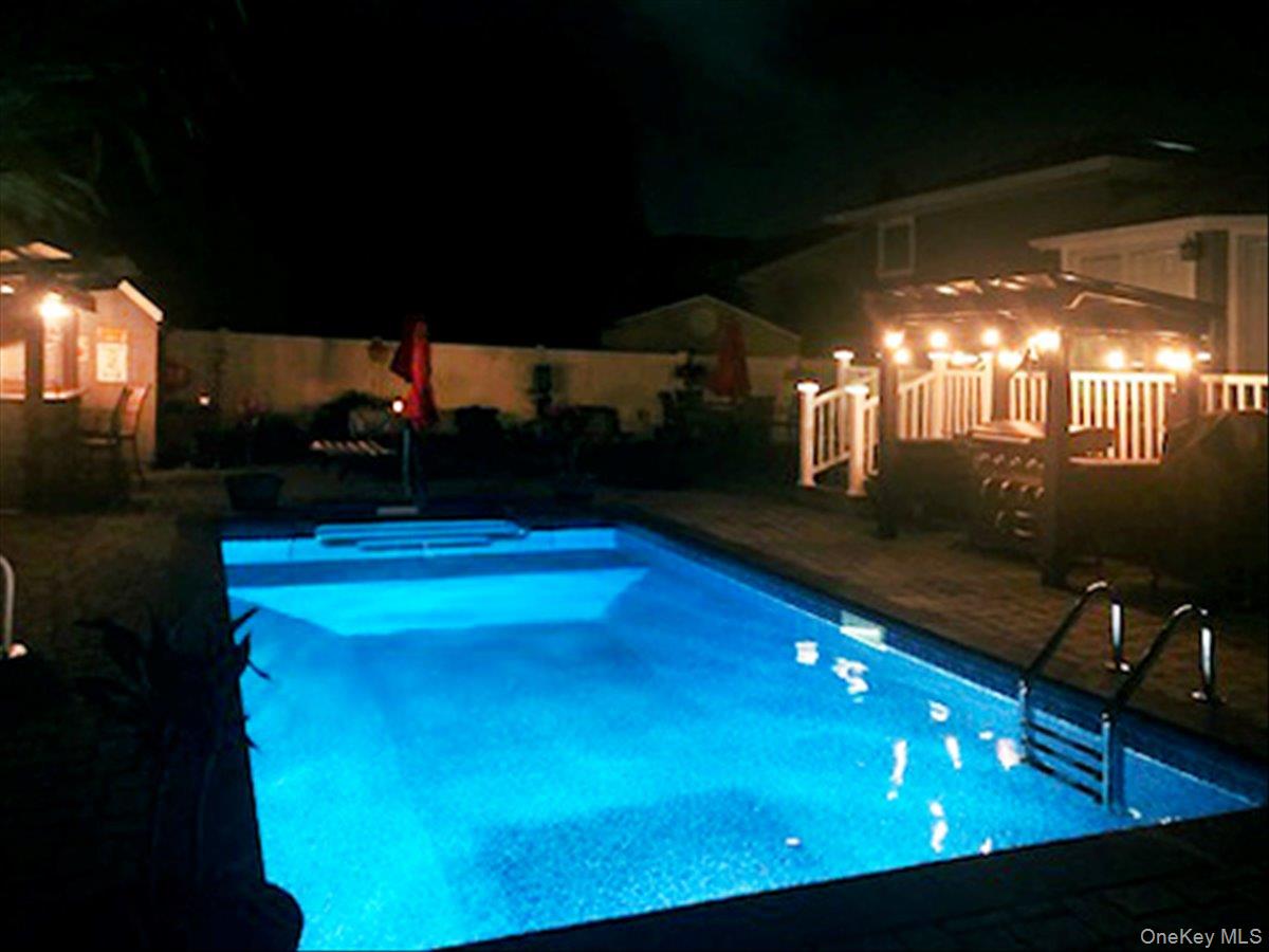 72 Narwood Road Massapequa, NY 11758 - Photo 41 of 43