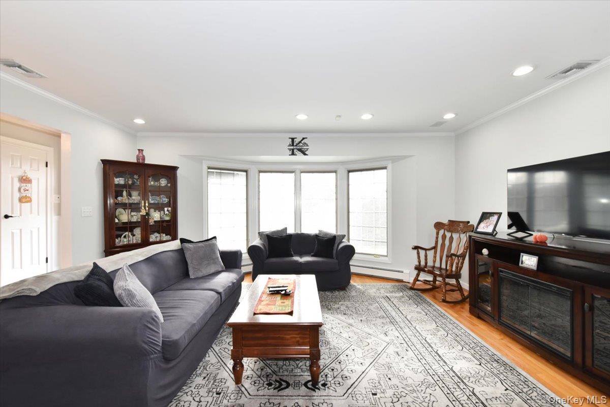 72 Narwood Road Massapequa, NY 11758 - Photo 7 of 43