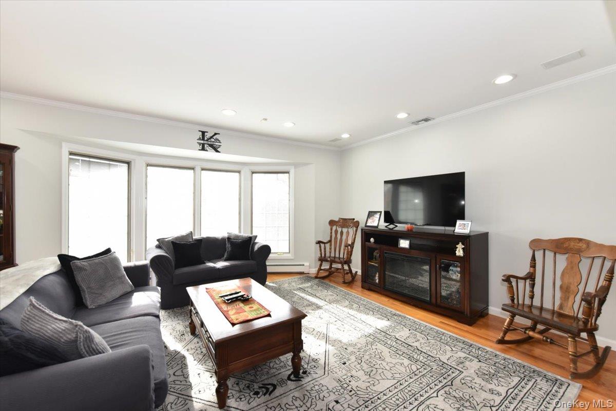 72 Narwood Road Massapequa, NY 11758 - Photo 8 of 43