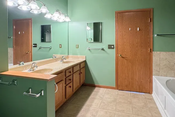 $260,000 | 1432 Brady Lane, Rockford, IL 61108