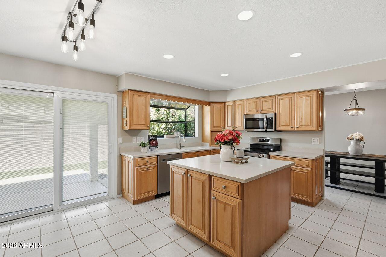 7241 South Terrace Road Tempe, AZ 85283 - Photo 6 of 38