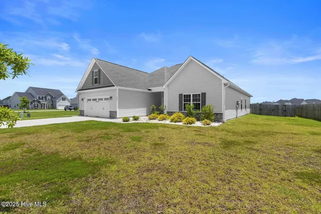 $354,900 | 204 Old Field School Lane, Jacksonville, NC 28546