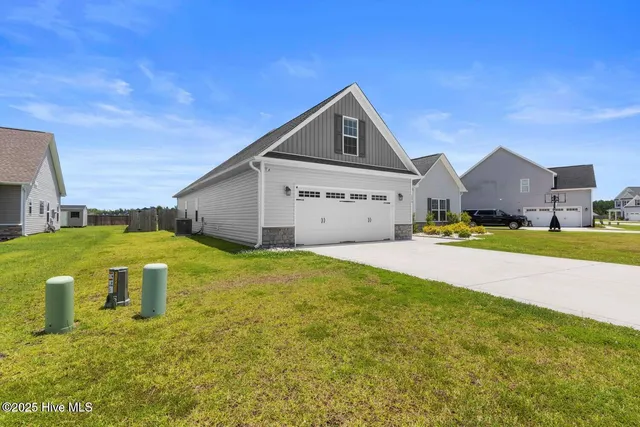 $354,900 | 204 Old Field School Lane, Jacksonville, NC 28546