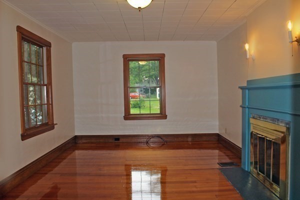 323 Pelham Road Amherst, MA 01002 - Photo 8 of 42