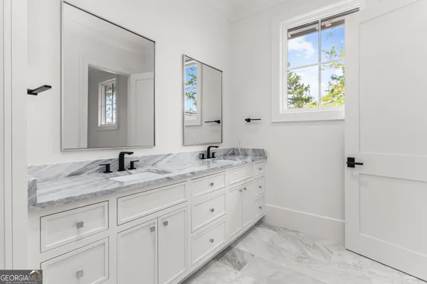 $12,699,000 | 1221 Broadpoint Drive, Greensboro, GA 30642