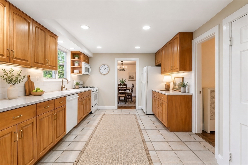 21 Whittlesey Road Newton, MA 02459 - Photo 8 of 26