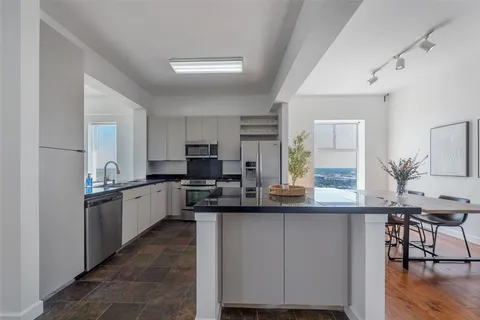 $274,900 | 3505 Sage Road, Unit 2210, Houston, TX 77056