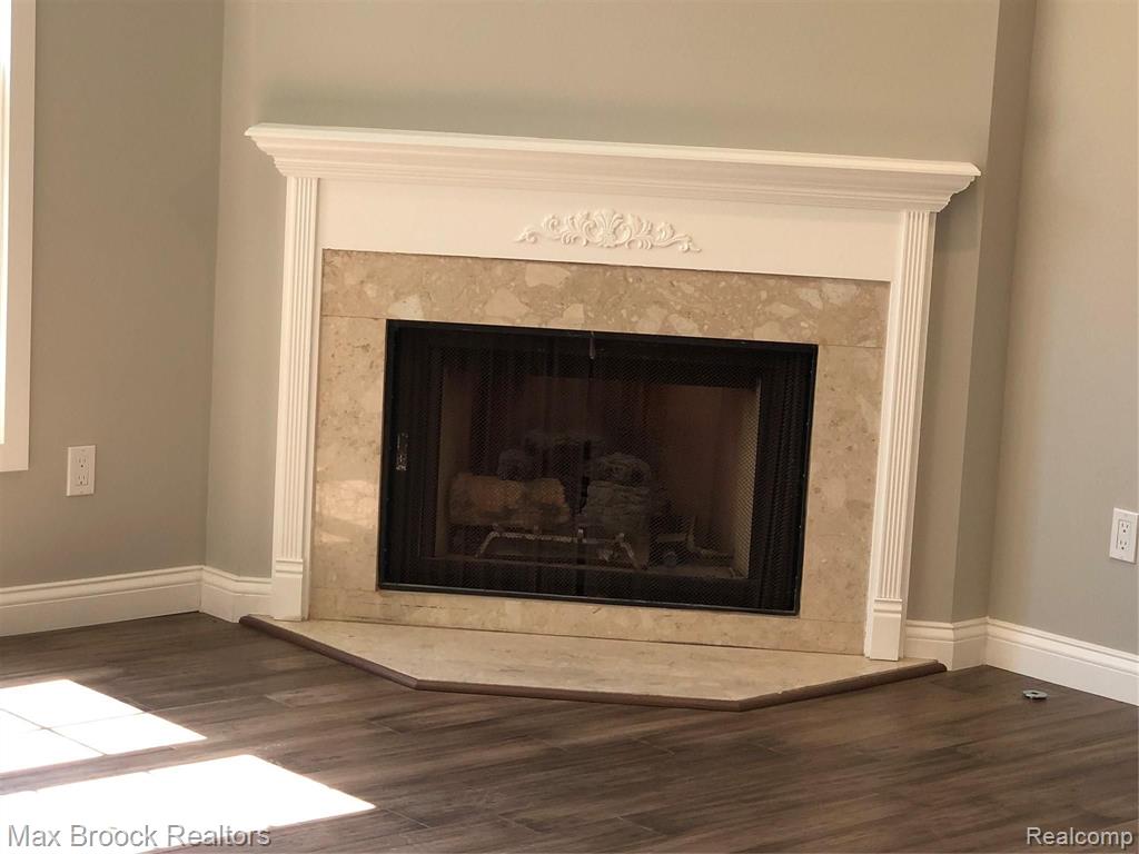 6455 Noble Road West Bloomfield, MI 48322 - Photo 13 of 44