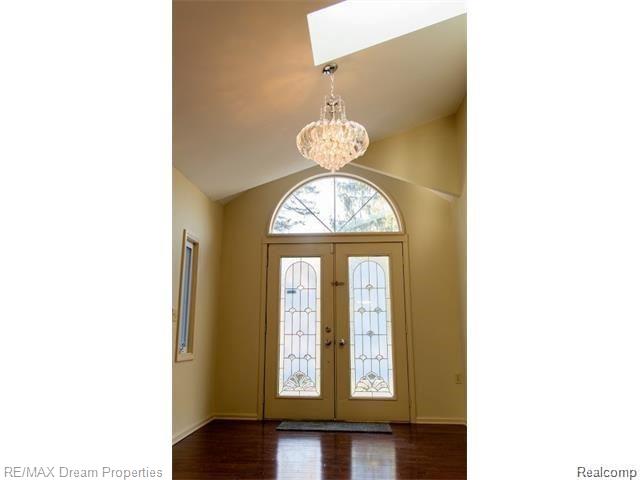 31345 Six Mile Road Livonia, MI 48154 - Photo 6 of 34 6 Mile 5.jpg