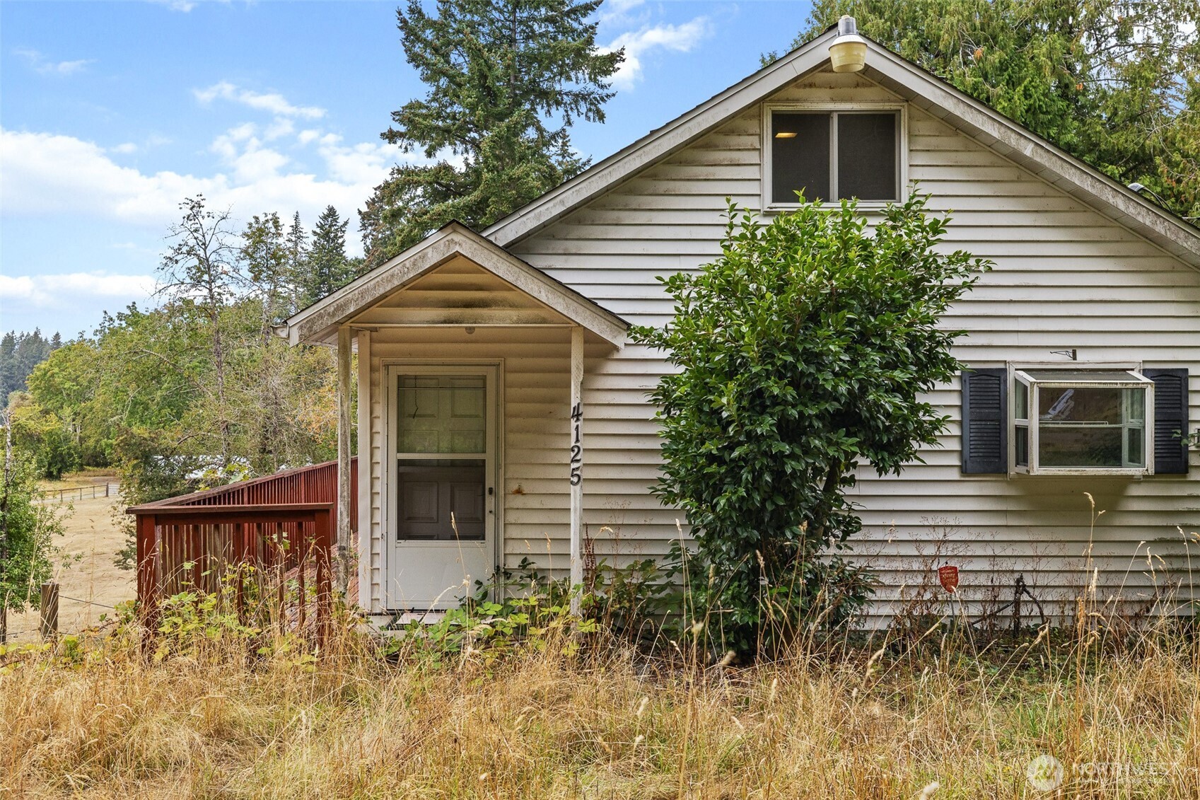 4125 Tracyton Beach Road Northwest Bremerton, WA 98310 - Photo 3 of 32 Gallery Image 3