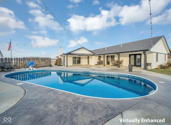 $500,000 | 1909 West County Road 600, Muncie, IN 47302