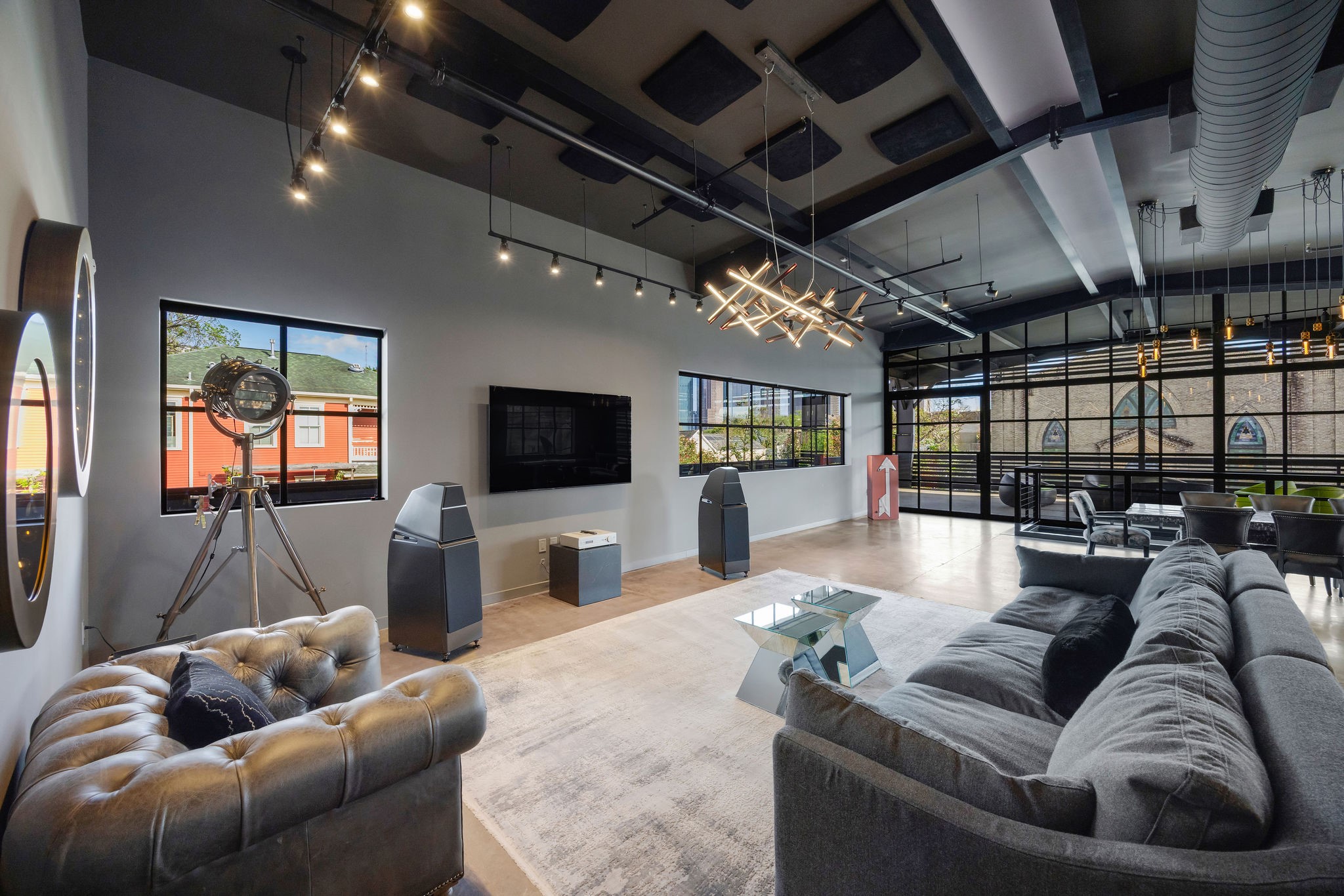 908 White Street Houston, TX 77007 - Photo 7 of 21 Spacious living area with modern lighting fixtures, and contemporary finishes throughout.