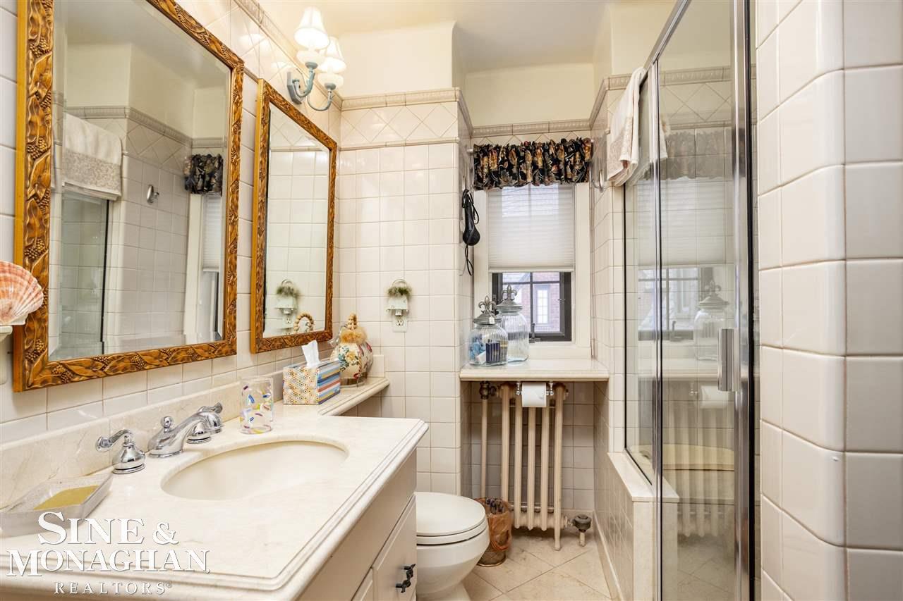 707 Trombley Road Grosse Pointe, MI 48230 - Photo 43 of 61 Full Bath