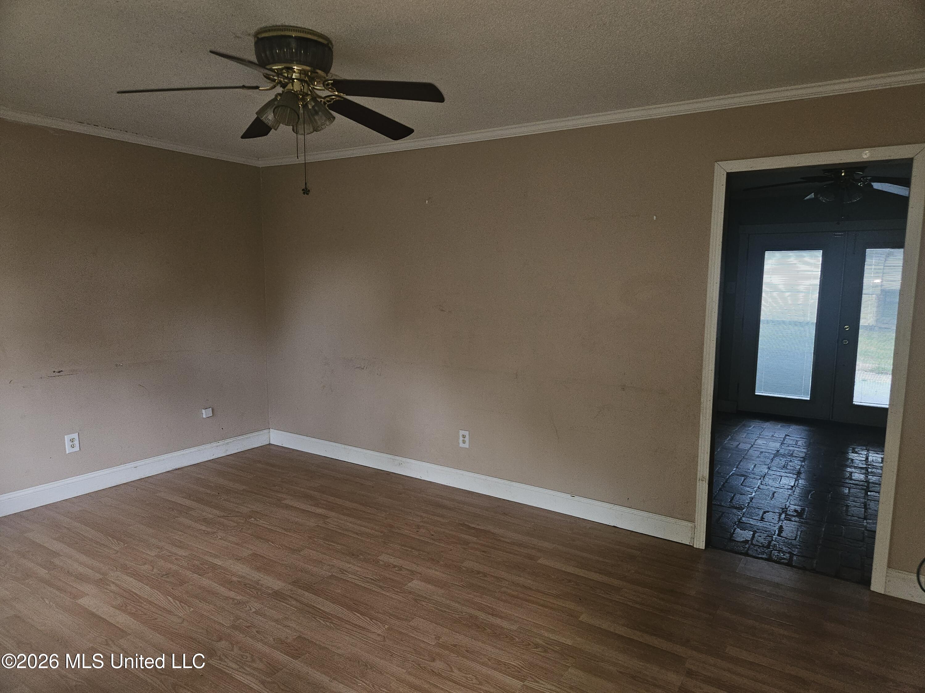 1403 Commanche Street Pascagoula, MS 39581 - Photo 2 of 14 2