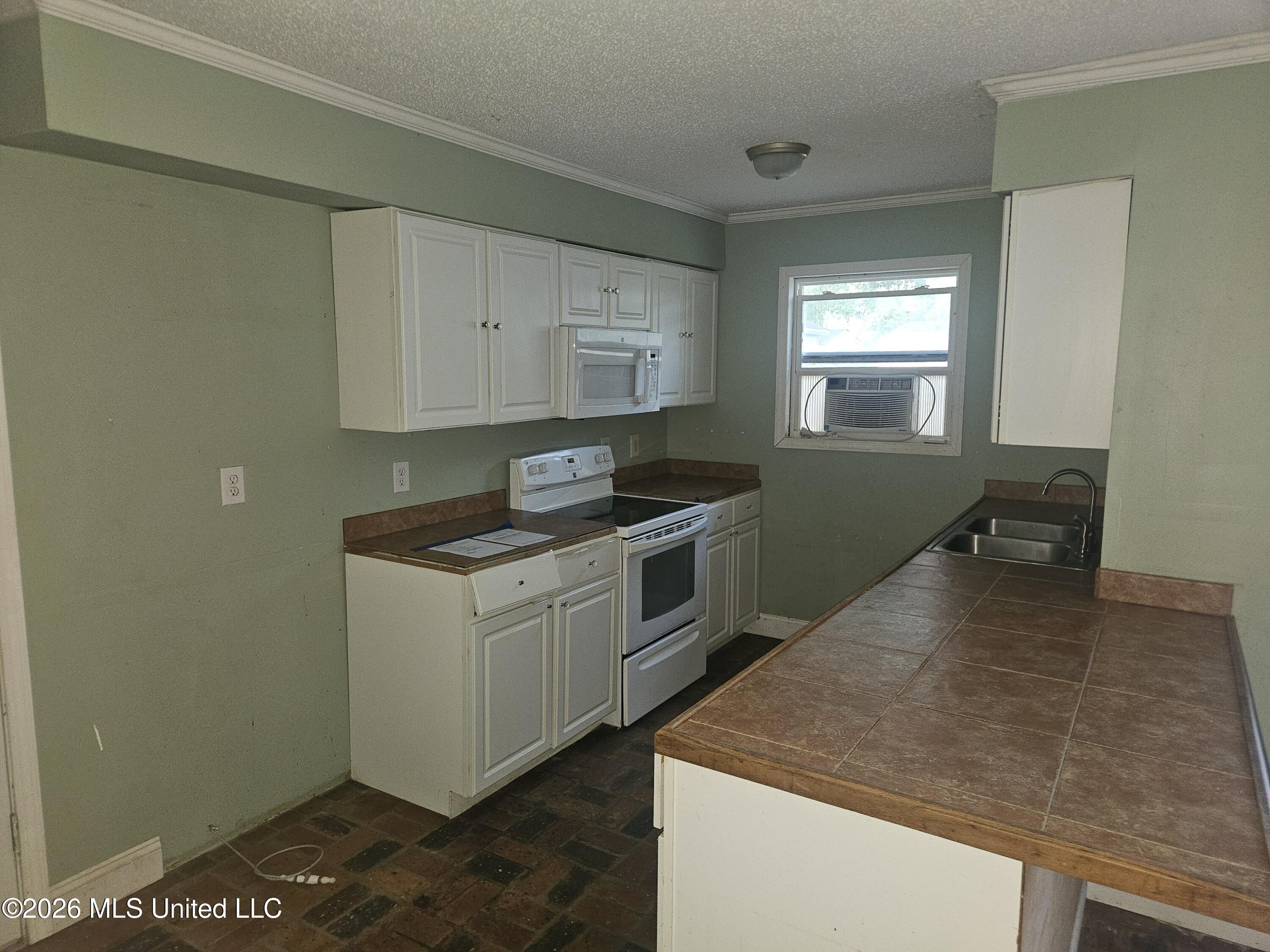 1403 Commanche Street Pascagoula, MS 39581 - Photo 4 of 14 4