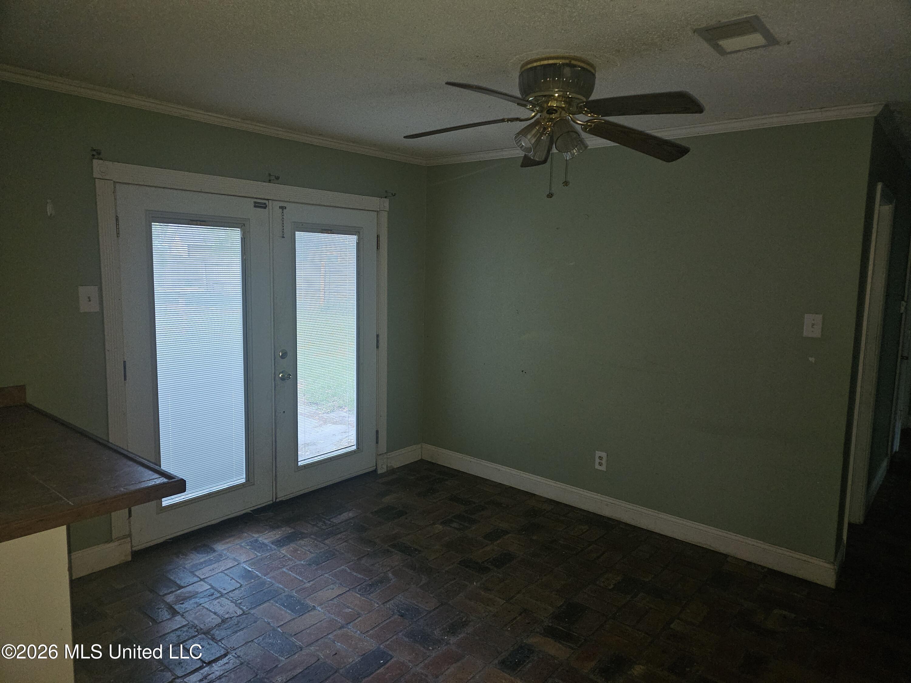 1403 Commanche Street Pascagoula, MS 39581 - Photo 5 of 14 5