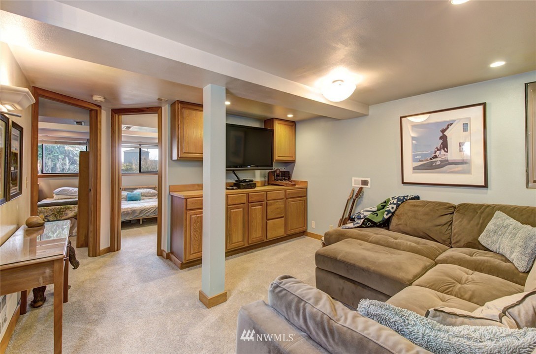 6762 38th Avenue Southwest Seattle, WA 98126 - Photo 17 of 24 Gallery Image 17