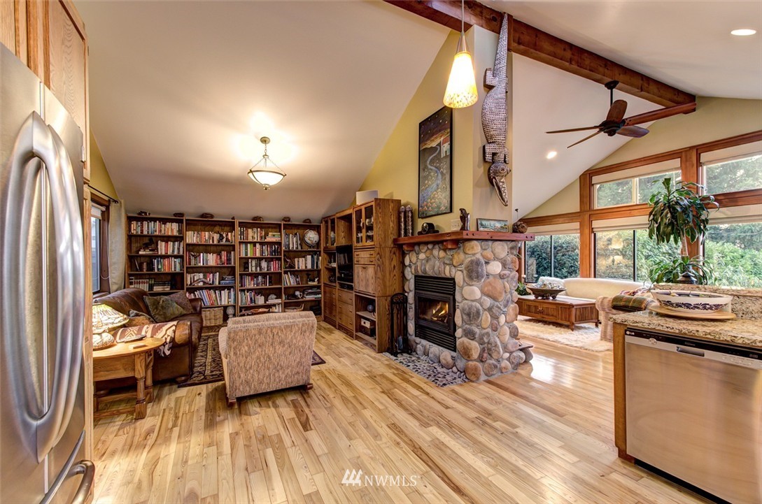 6762 38th Avenue Southwest Seattle, WA 98126 - Photo 8 of 24 Gallery Image 8