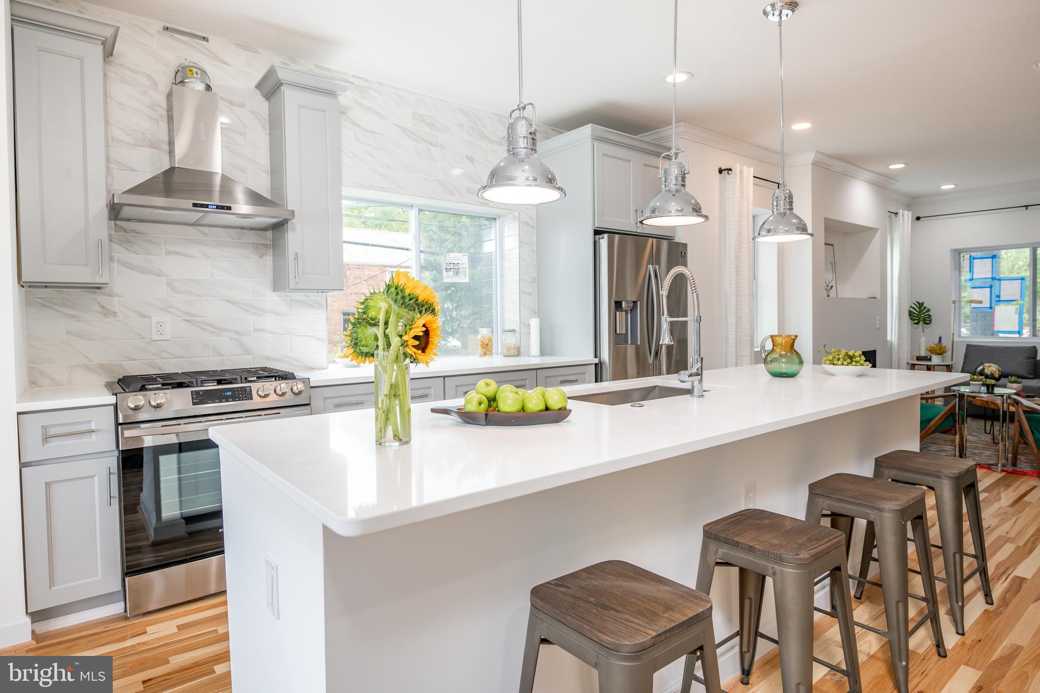 401 Delafield Place Northwest Washington, DC 20011 - Photo 3 of 32