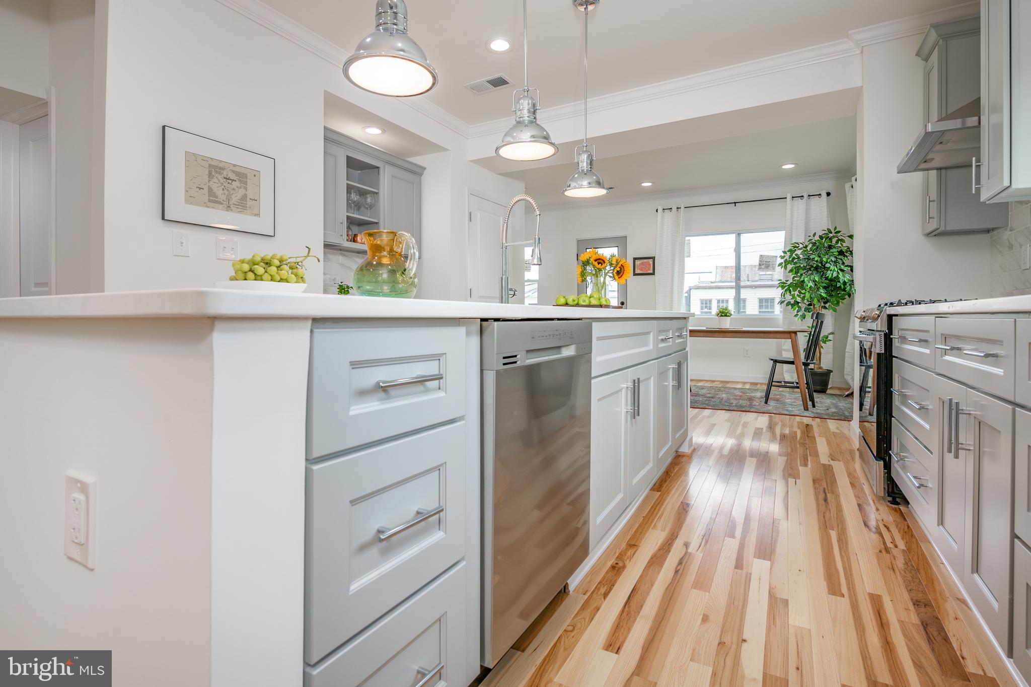 401 Delafield Place Northwest Washington, DC 20011 - Photo 5 of 32