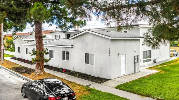 $2,075 | 12571 Kensington Lane, Unit 1, Garden Grove, CA 92840