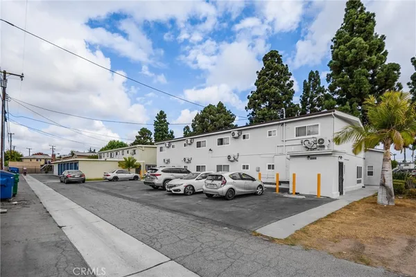 $2,075 | 12571 Kensington Lane, Unit 1, Garden Grove, CA 92840