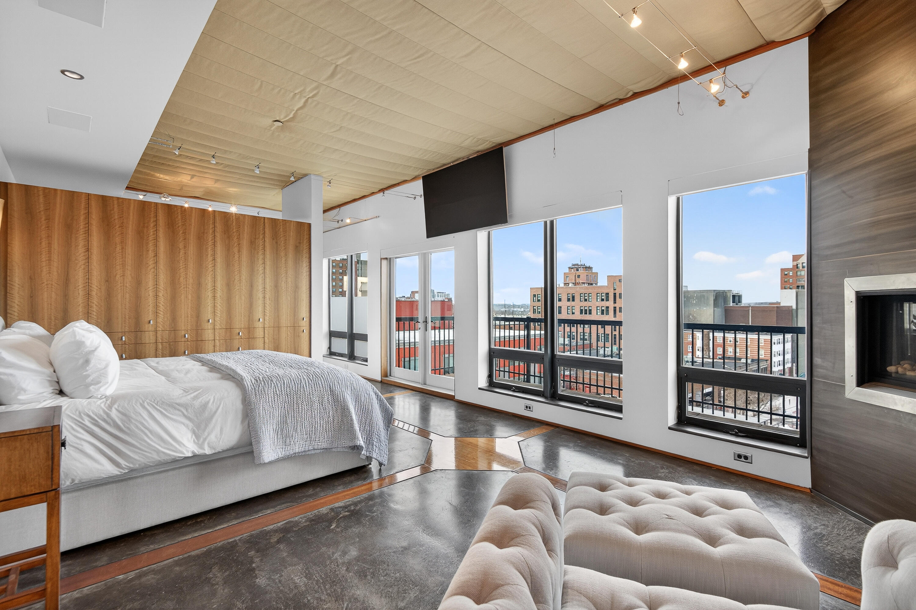 547 Congress Street, Unit 6 Portland, ME 04101 - Photo 11 of 40 2026.06.24 Penthouse Congress-11