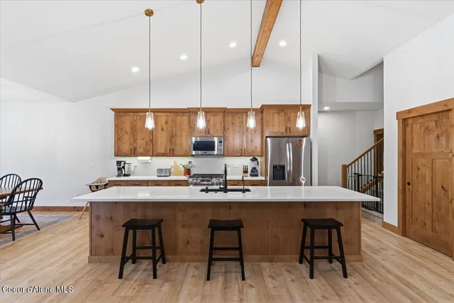 $1,125,000 | 99 Carbonate Lane, Oldtown, ID 83822