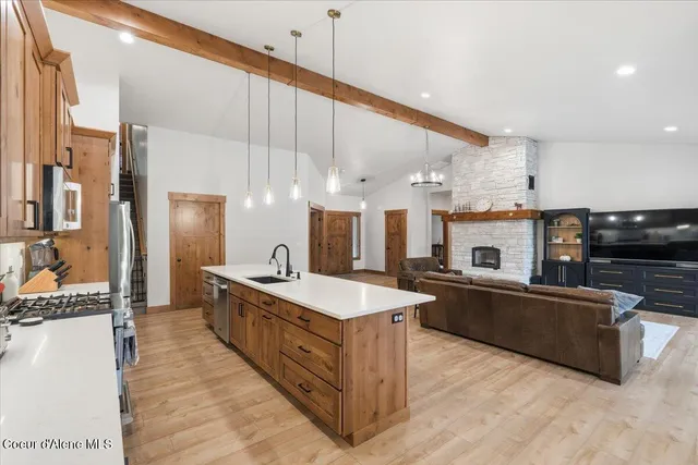 $1,125,000 | 99 Carbonate Lane, Oldtown, ID 83822