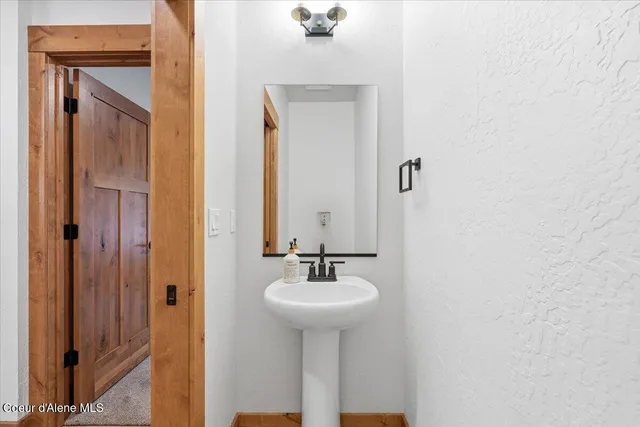 $1,125,000 | 99 Carbonate Lane, Oldtown, ID 83822